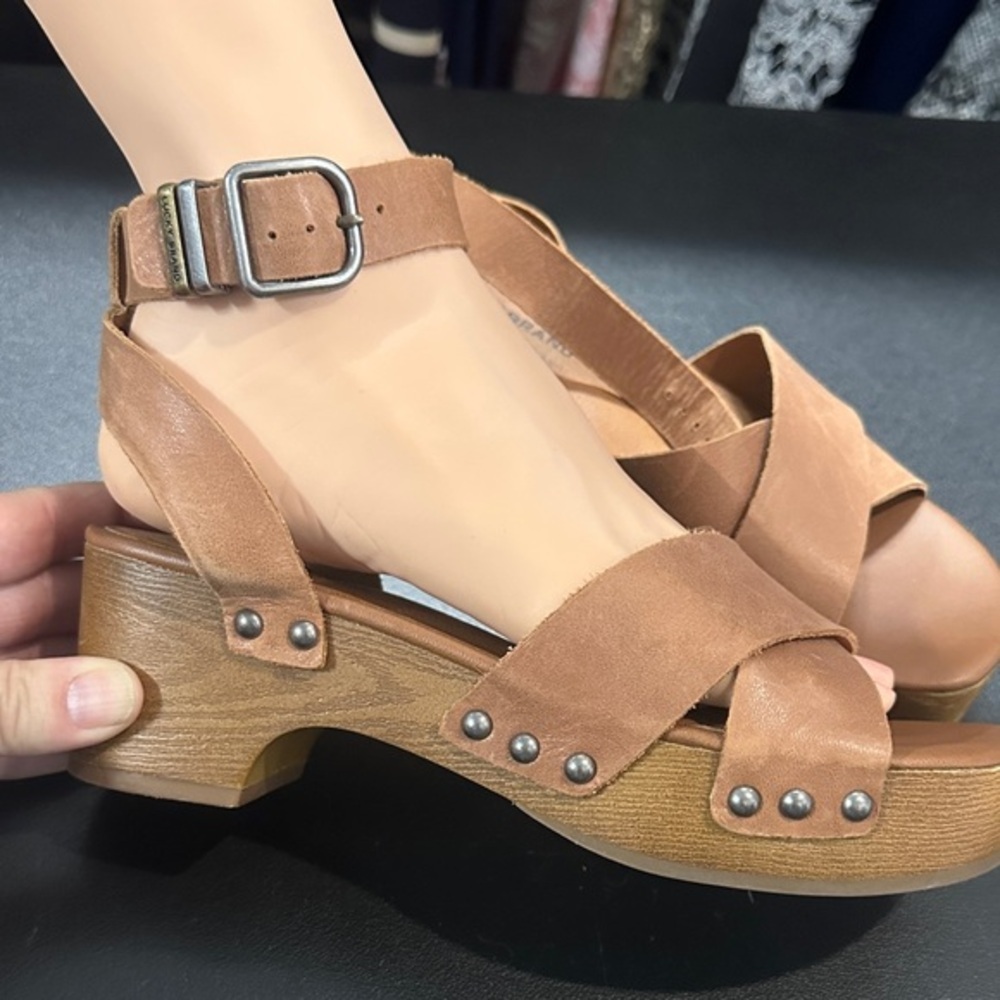 Lucky Brand Tan Sandals